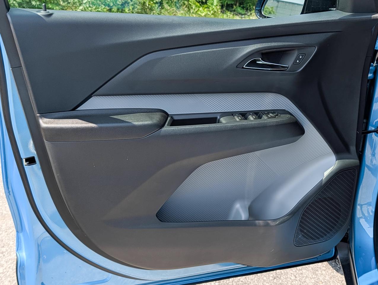 2027 Chevrolet Bolt LT Photo