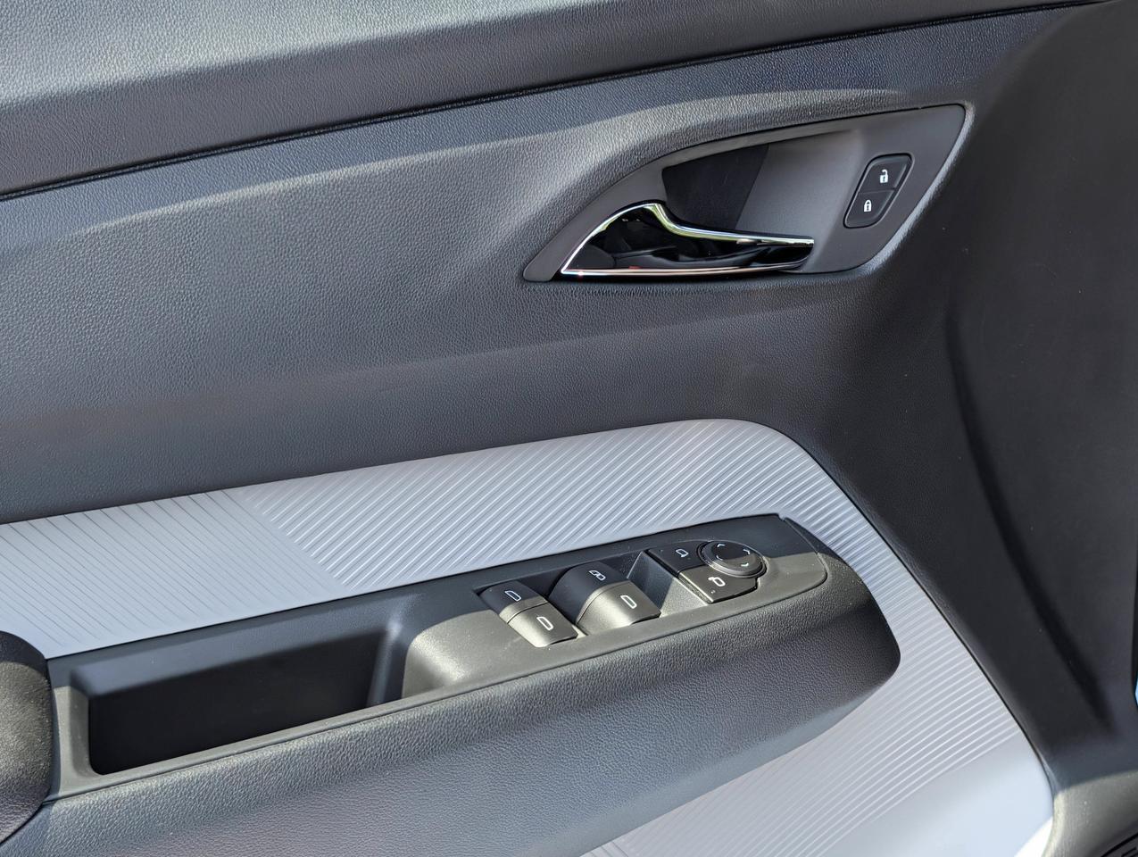 2027 Chevrolet Bolt LT Photo
