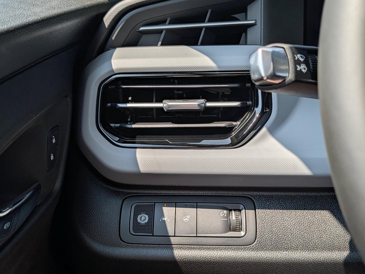 2027 Chevrolet Bolt LT Photo