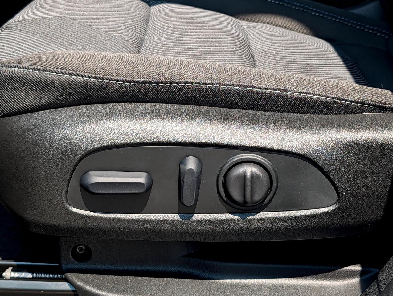 2027 Chevrolet Bolt LT Photo