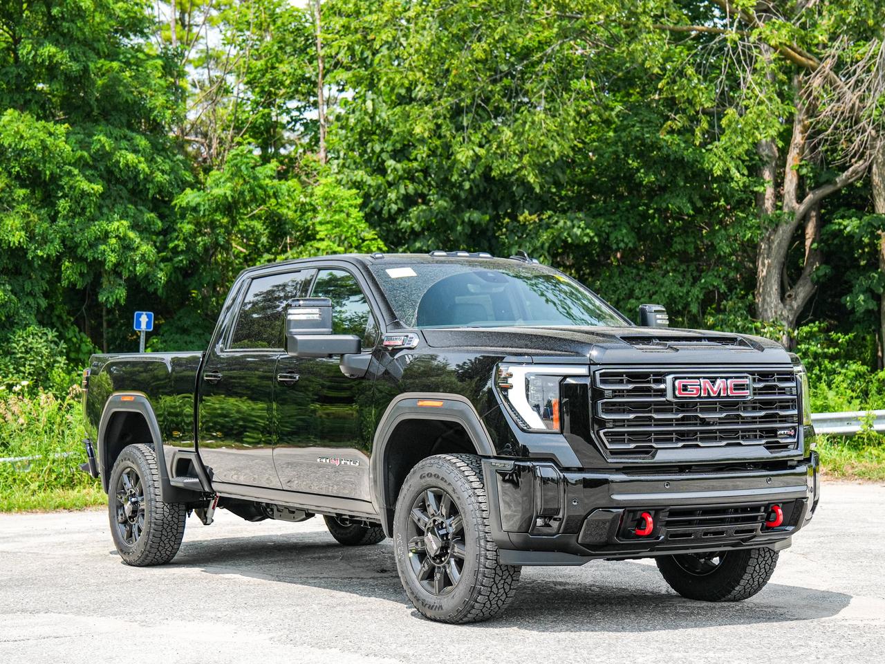 2026 GMC SIERRA 2500HD AT4 Photo