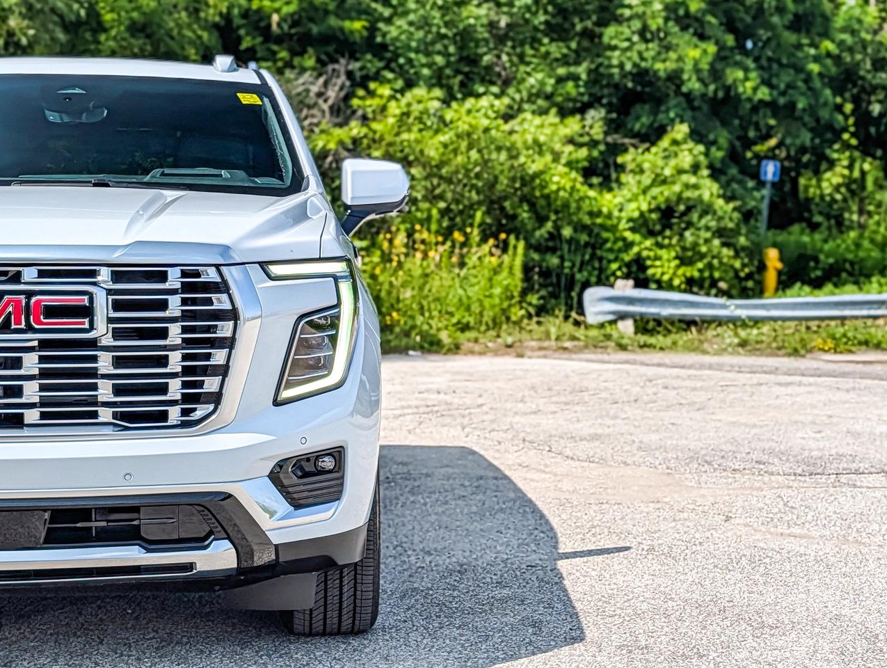 2026 GMC Yukon Denali Photo4