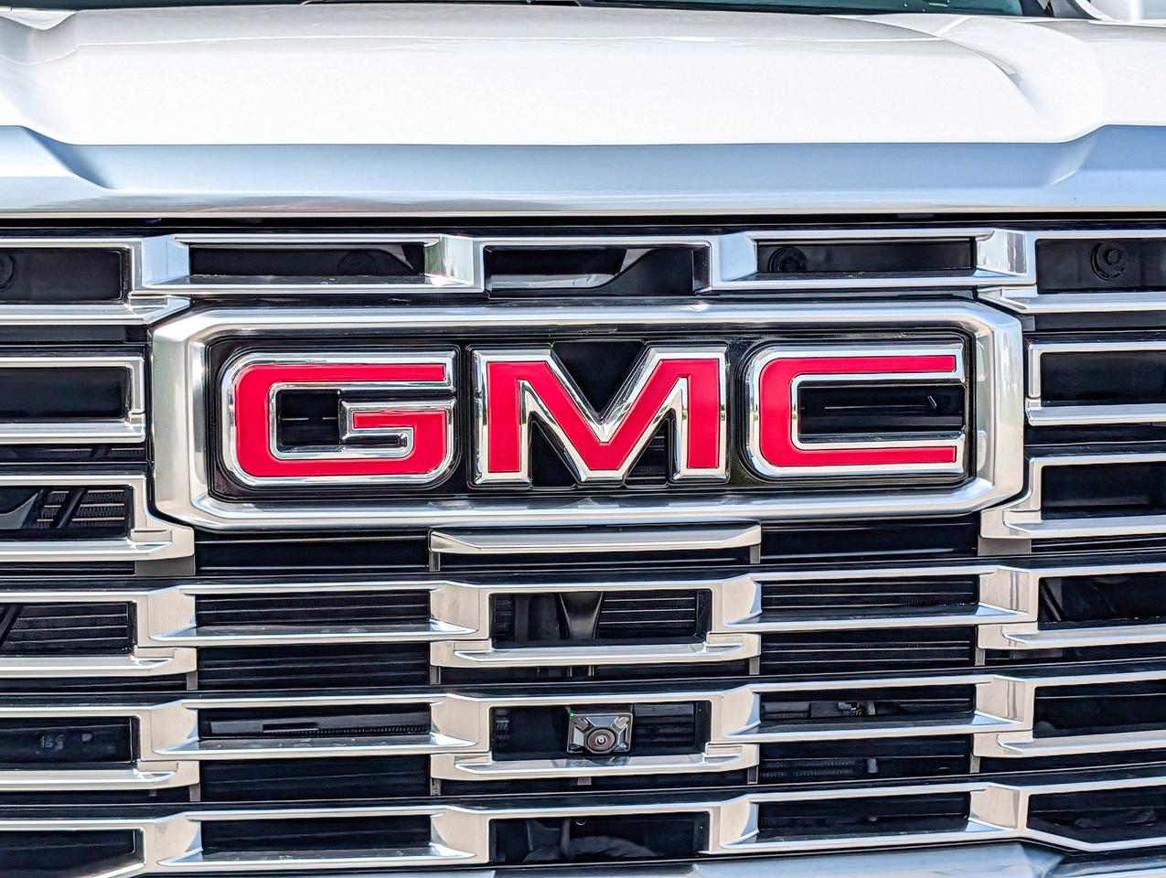 2026 GMC Yukon Denali Photo