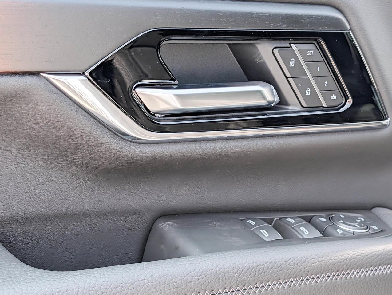 2026 GMC Yukon Denali Photo