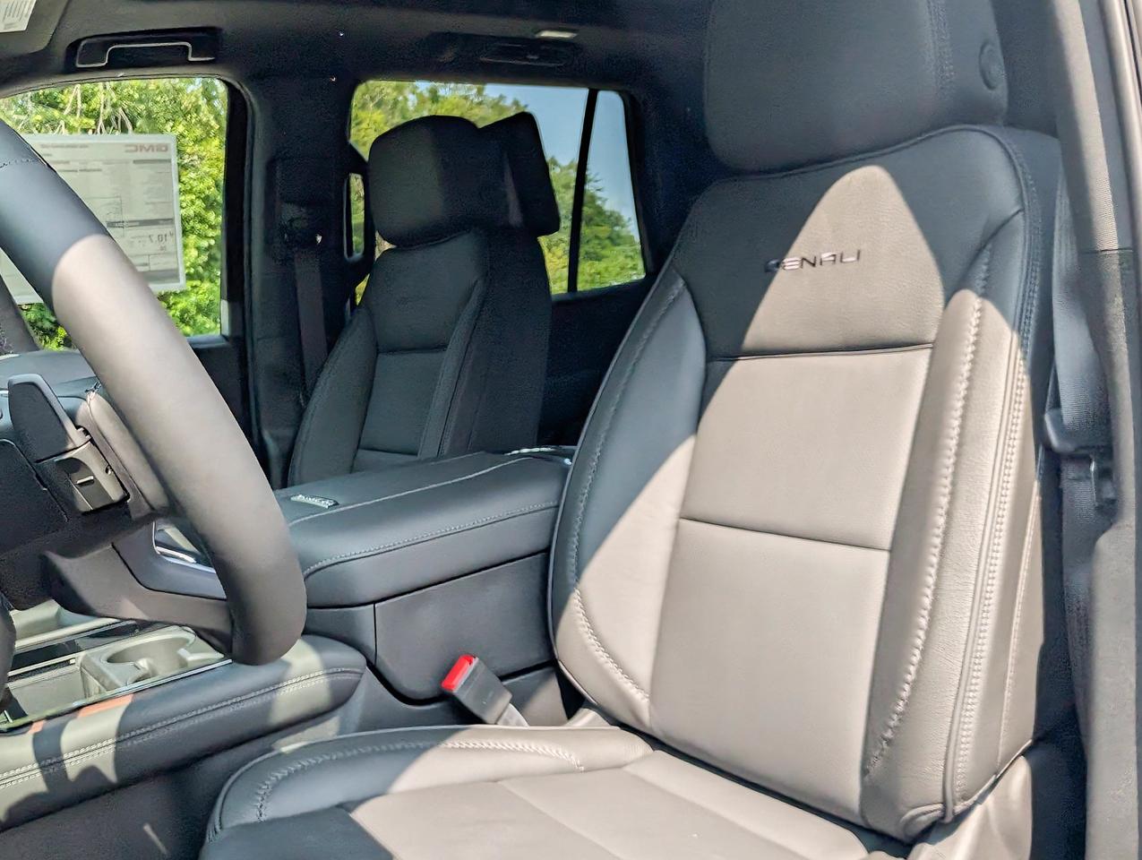 2026 GMC Yukon Denali Photo