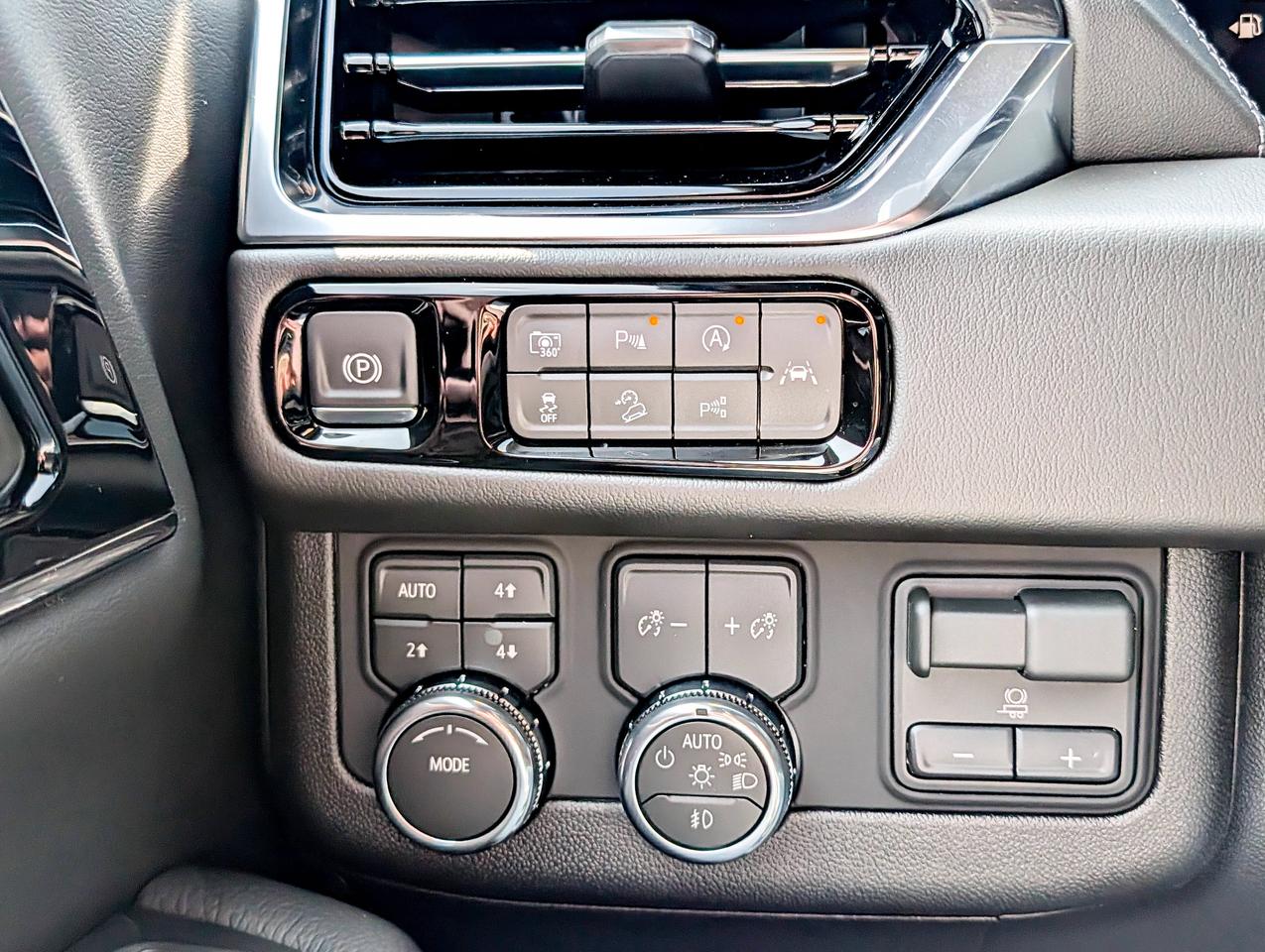 2026 GMC Yukon Denali Photo