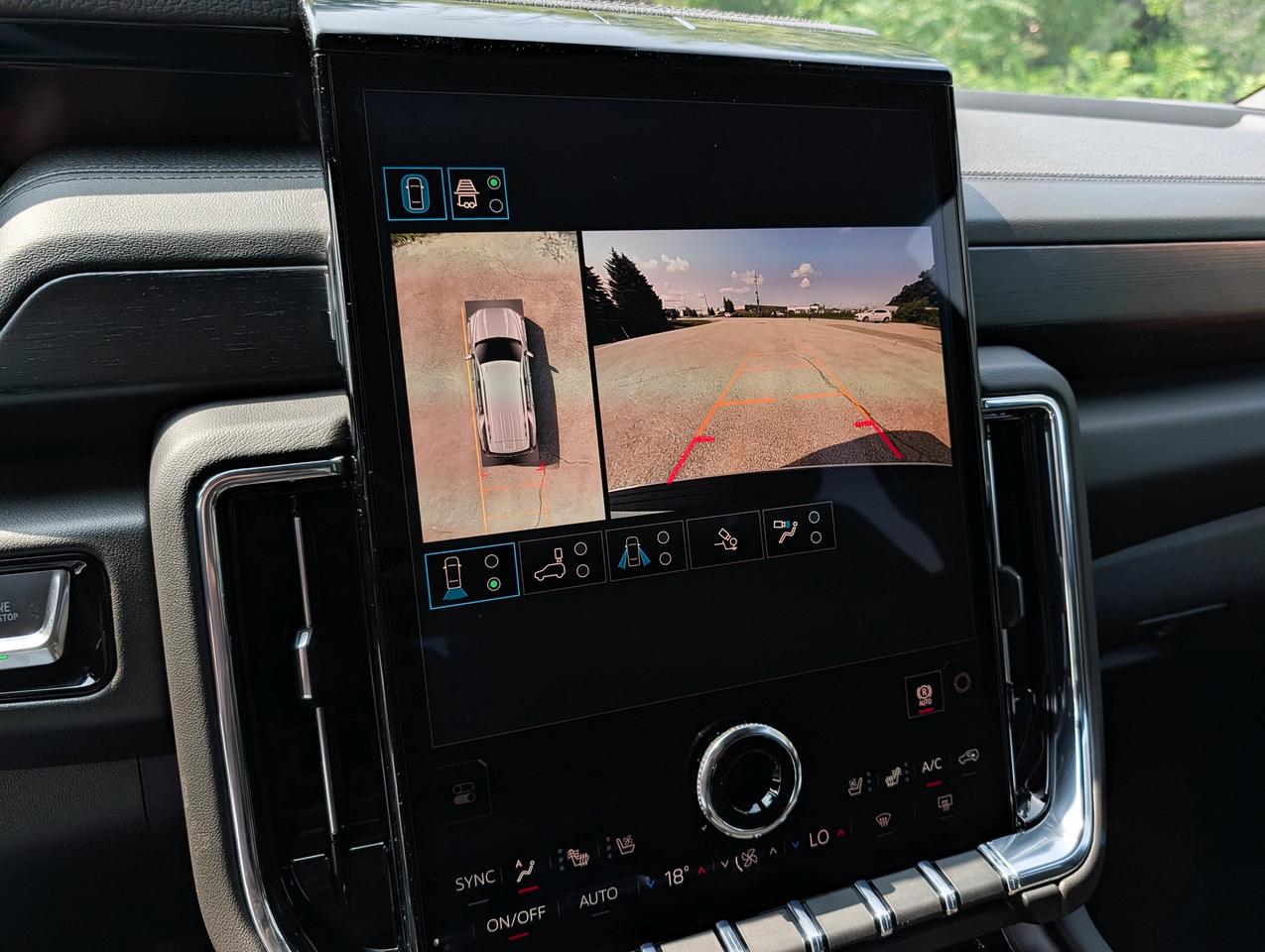 2026 GMC Yukon Denali Photo
