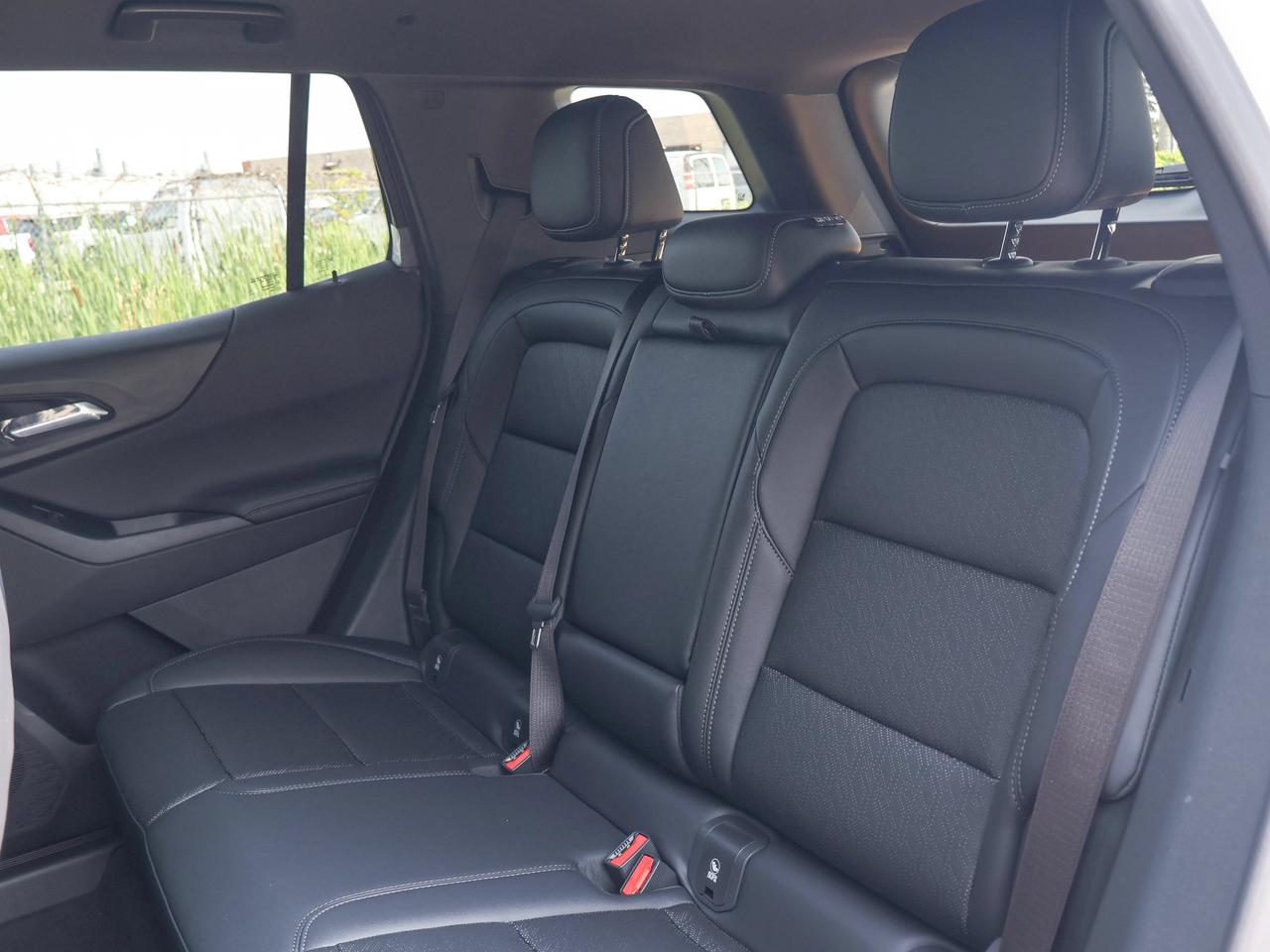 2027 Chevrolet Equinox AWD LT Photo