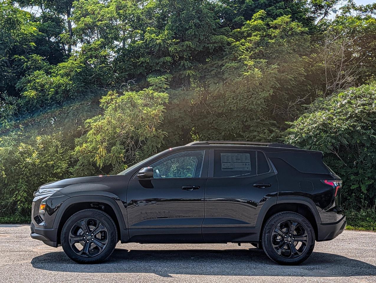 2027 Chevrolet Equinox AWD LT Photo