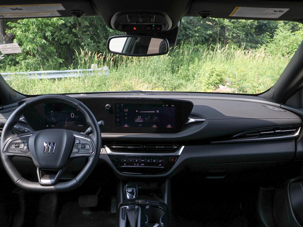 2024 Buick Envista Avenir Photo