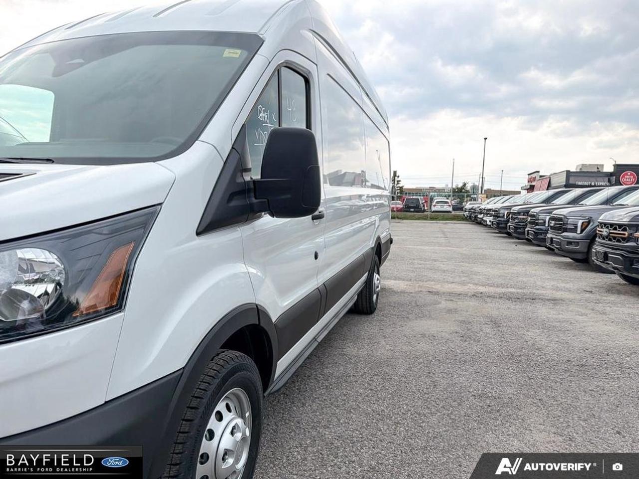 2026 Ford Transit Long 148 EL Photo