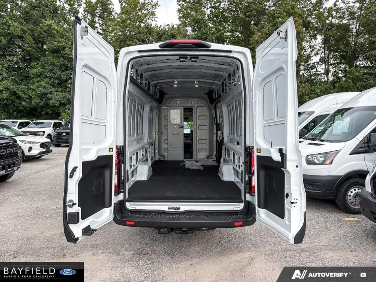 2026 Ford Transit Long 148 EL Photo