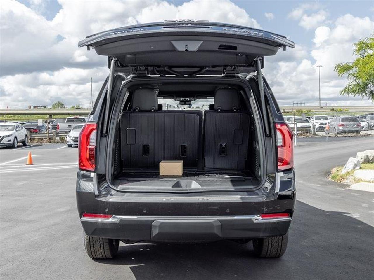 2026 GMC Yukon Elevation Photo