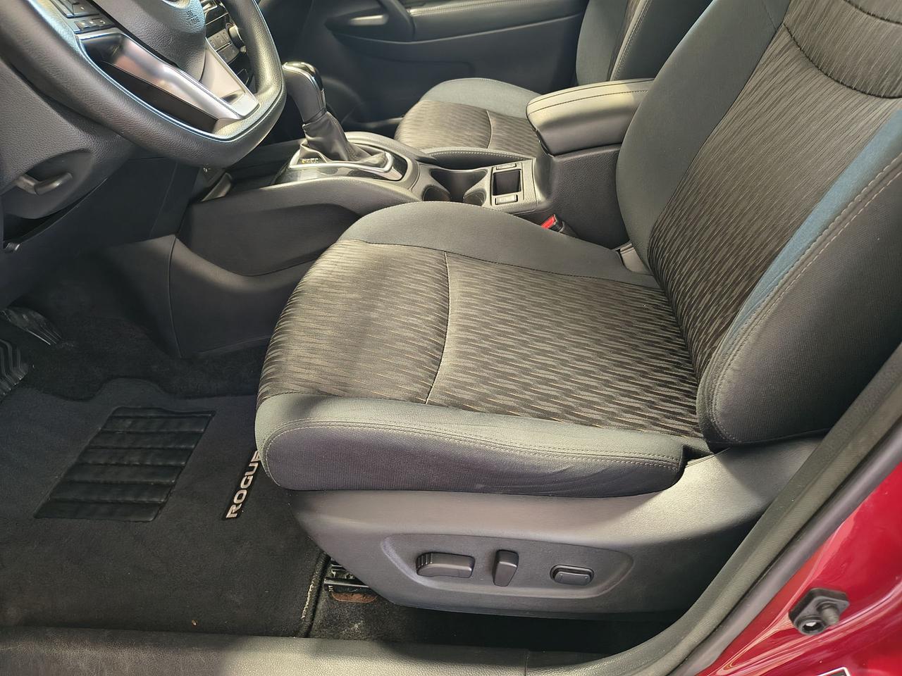 2019 Nissan Rogue S Photo