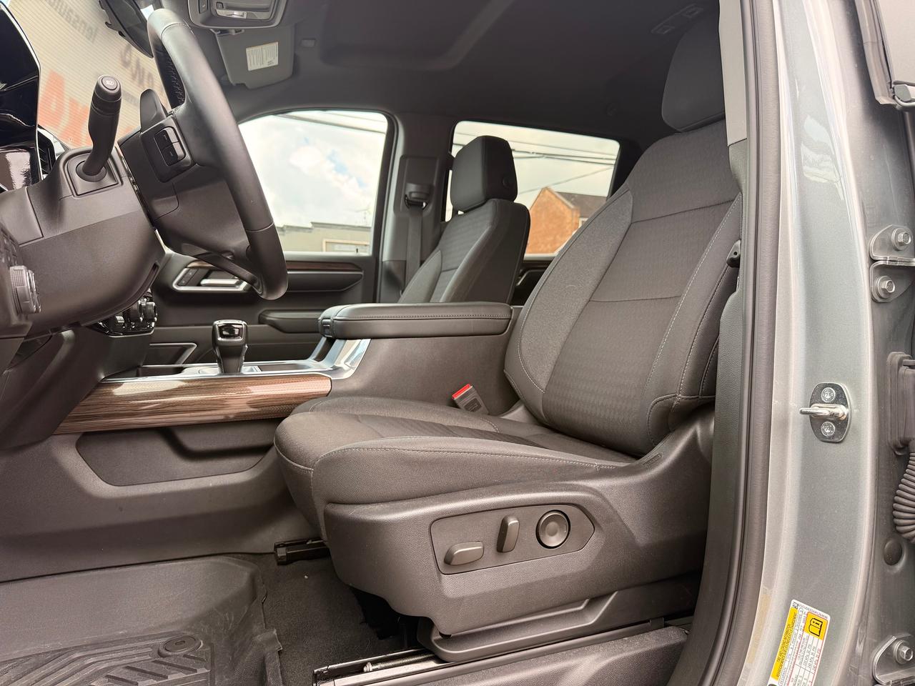 2024 Chevrolet Silverado 1500 RST Photo