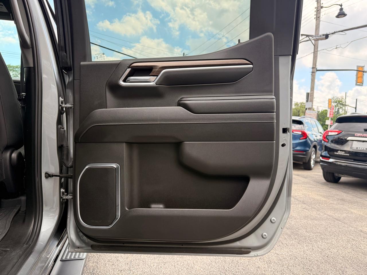 2024 Chevrolet Silverado 1500 RST Photo