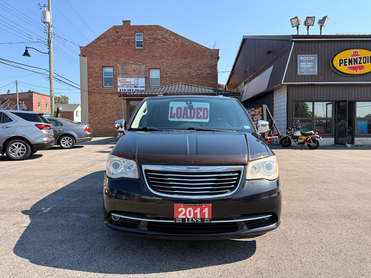 2011 Chrysler Town & Country Limited Photo