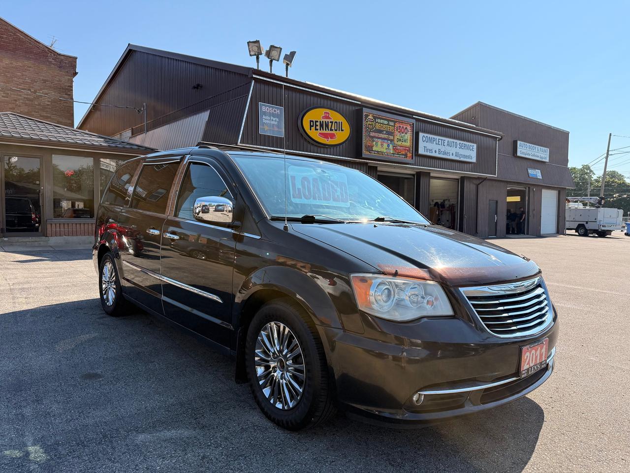 2011 Chrysler Town & Country Limited Photo