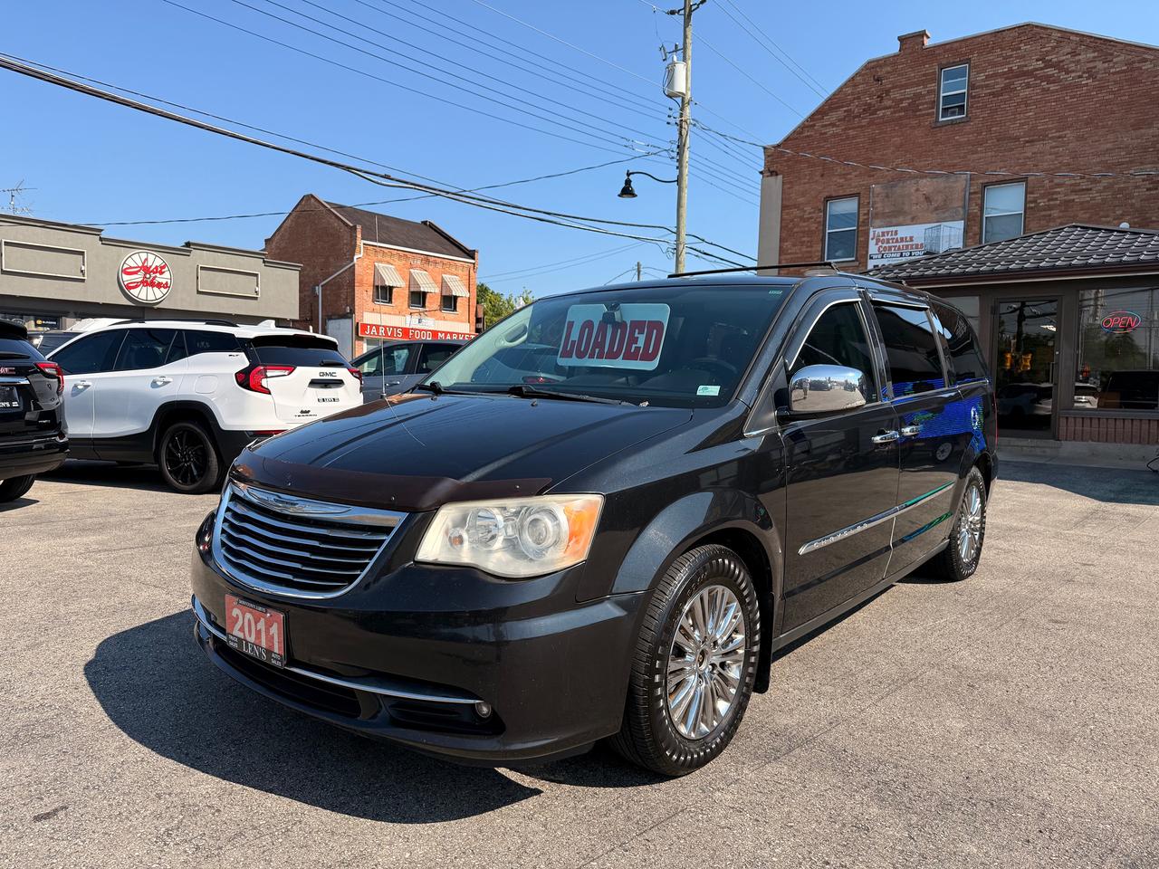 2011 Chrysler Town & Country Limited Photo