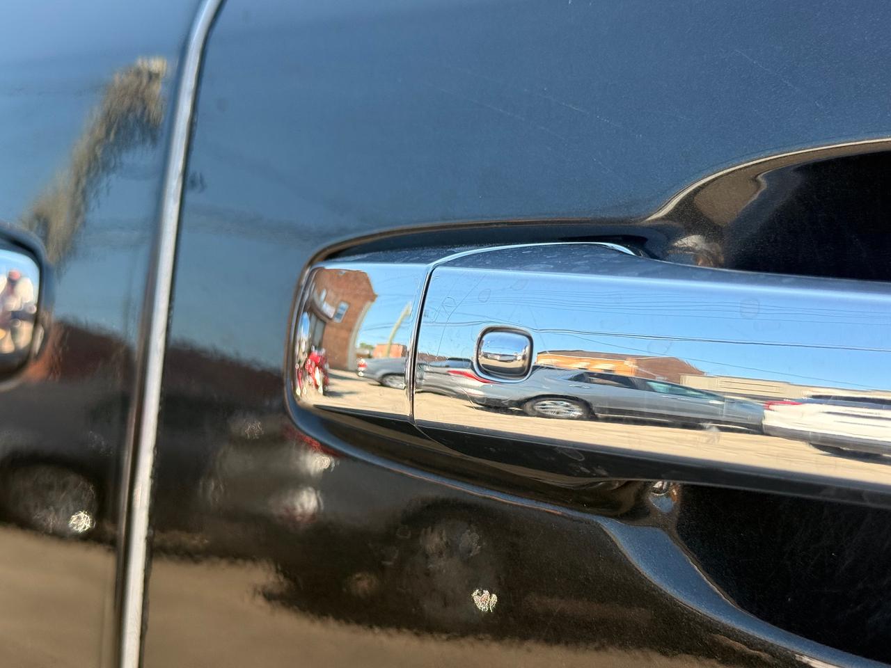 2011 Chrysler Town & Country Limited Photo