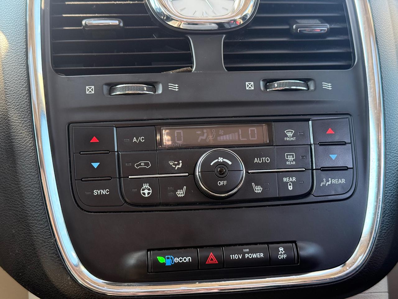 2011 Chrysler Town & Country Limited Photo