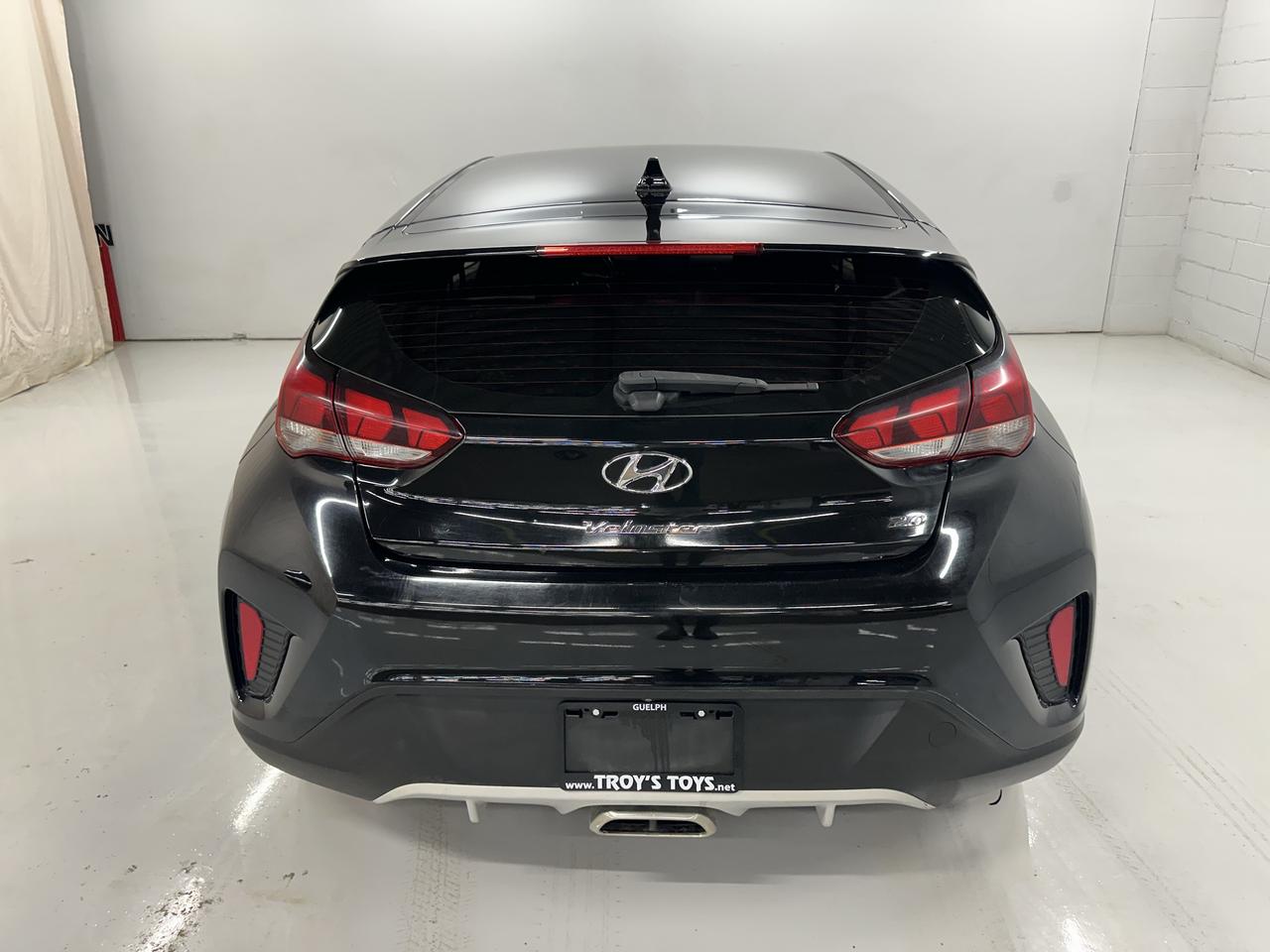 2019 Hyundai Veloster 2.0 GL Auto Photo5