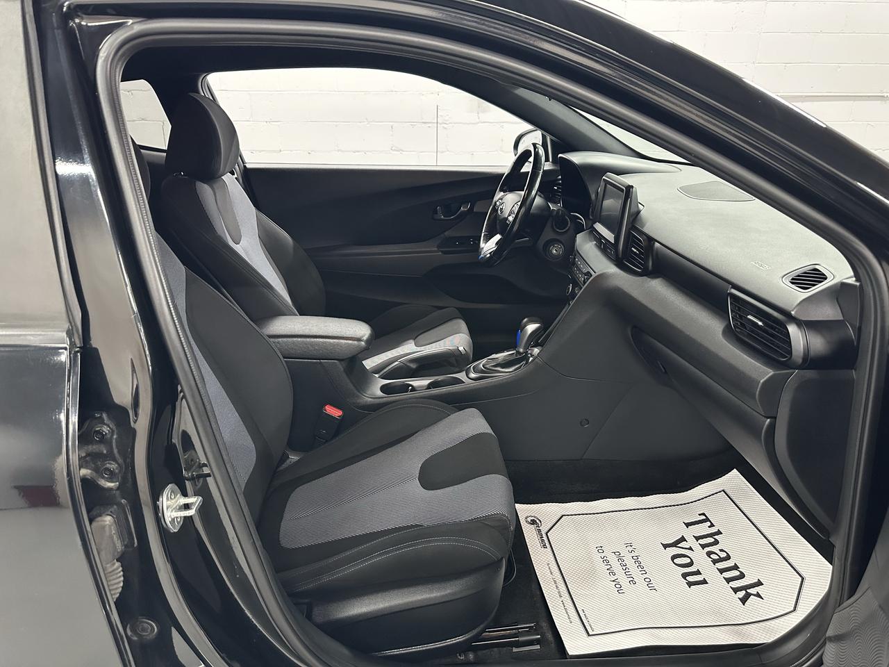 2019 Hyundai Veloster 2.0 GL Auto Photo26