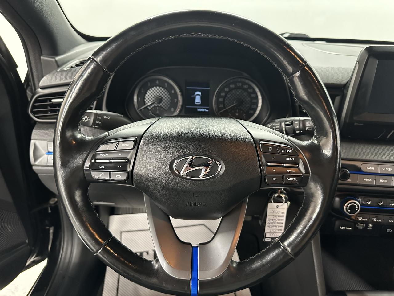 2019 Hyundai Veloster 2.0 GL Auto Photo11