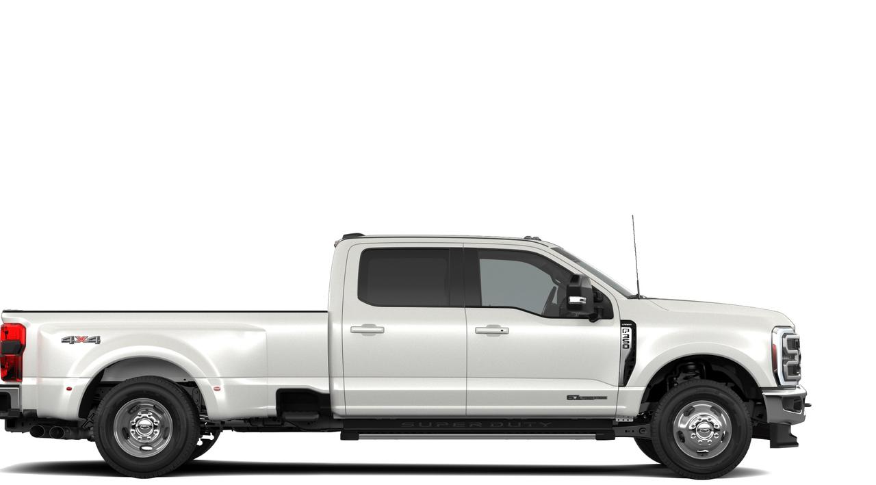 2026 Ford F-350 Lariat Crew Cab Dually 4x4 Photo4