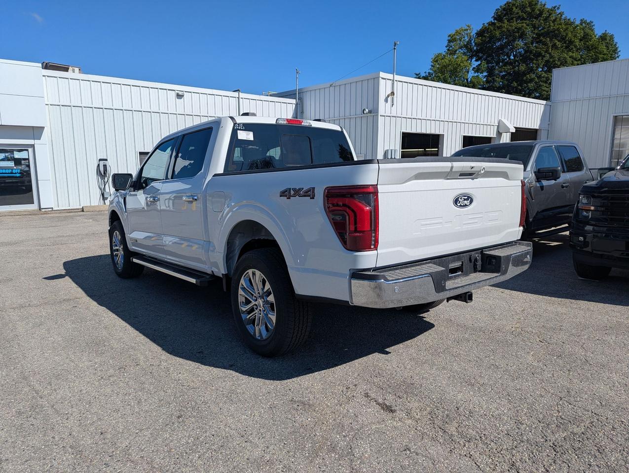 2026 Ford F-150 Lariat Supercrew Hybrid 501A 4x4 Photo3