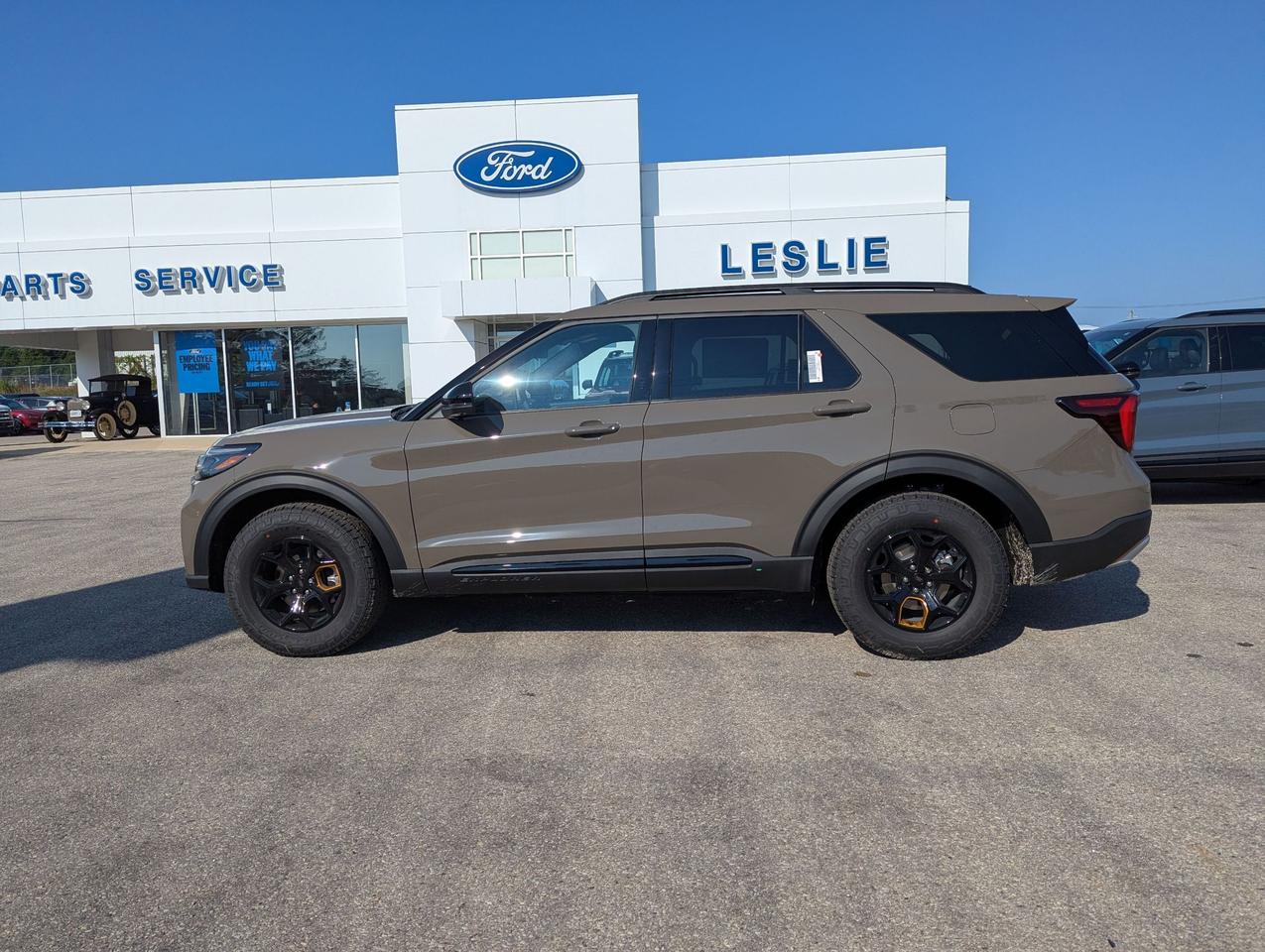 2026 Ford Explorer Tremor 4WD Photo2