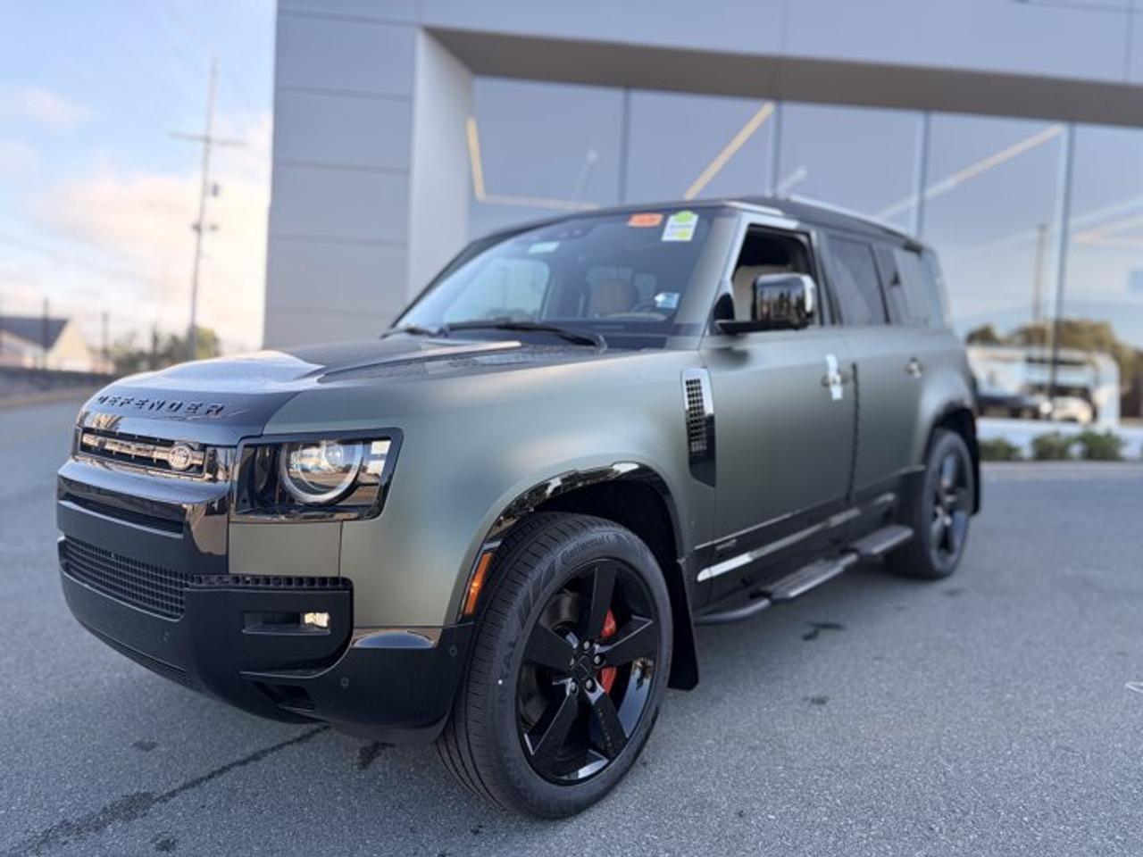 Standard SUV 4WD, 110 P400 X, 8-Speed Automatic w/OD, Intercooled Turbo Gas/Electric I-6 3.0 L/183