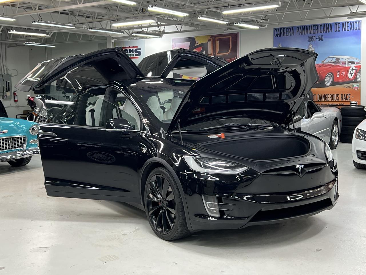 2018 Tesla Model X 75D Photo