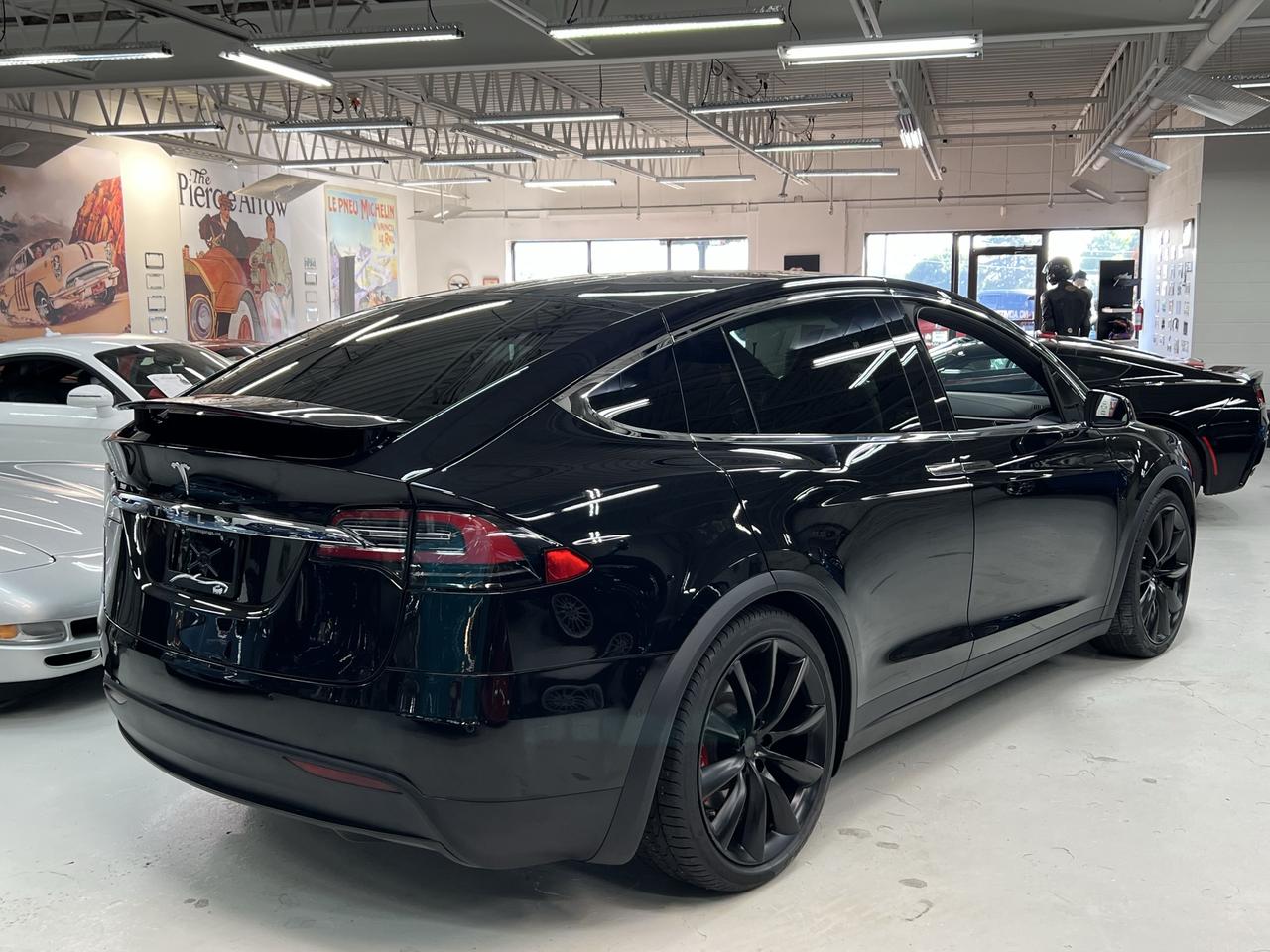 2018 Tesla Model X 75D Photo