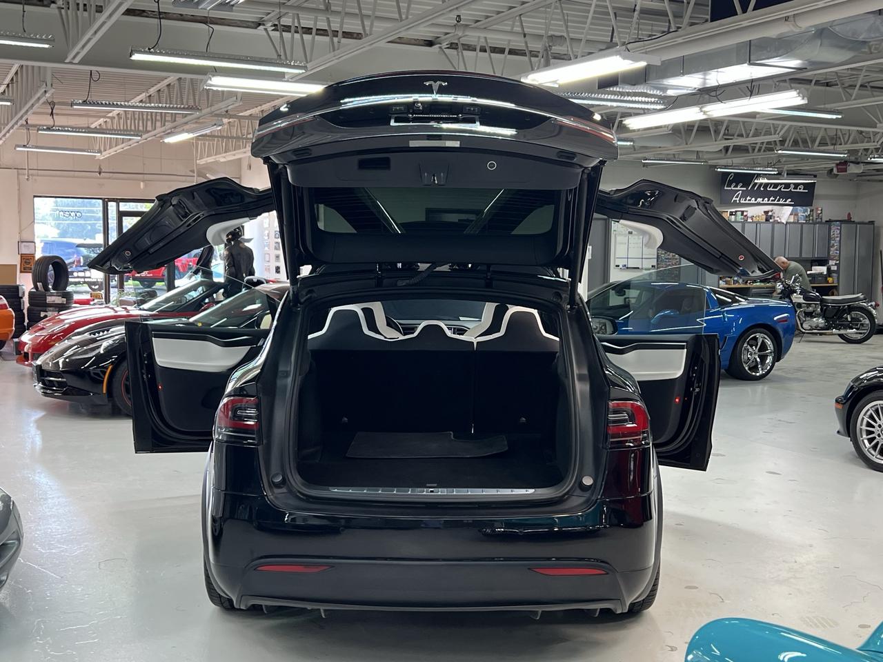 2018 Tesla Model X 75D Photo