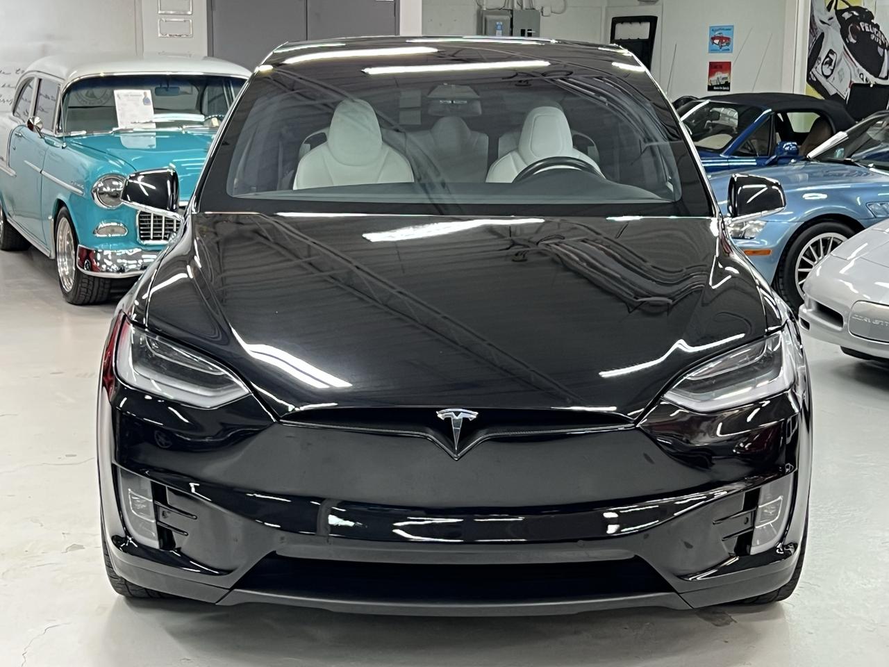 2018 Tesla Model X 75D Photo