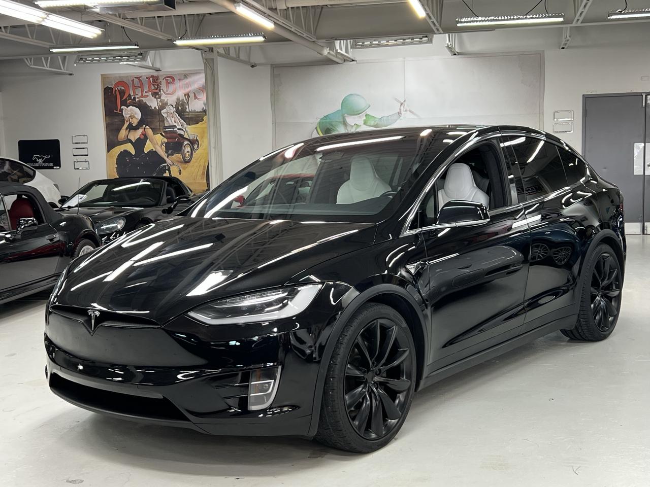 2018 Tesla Model X 75D Photo