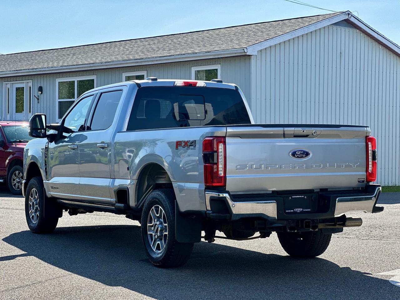 2024 Ford F-250 Lariat 4X4 SuperCrew Photo3