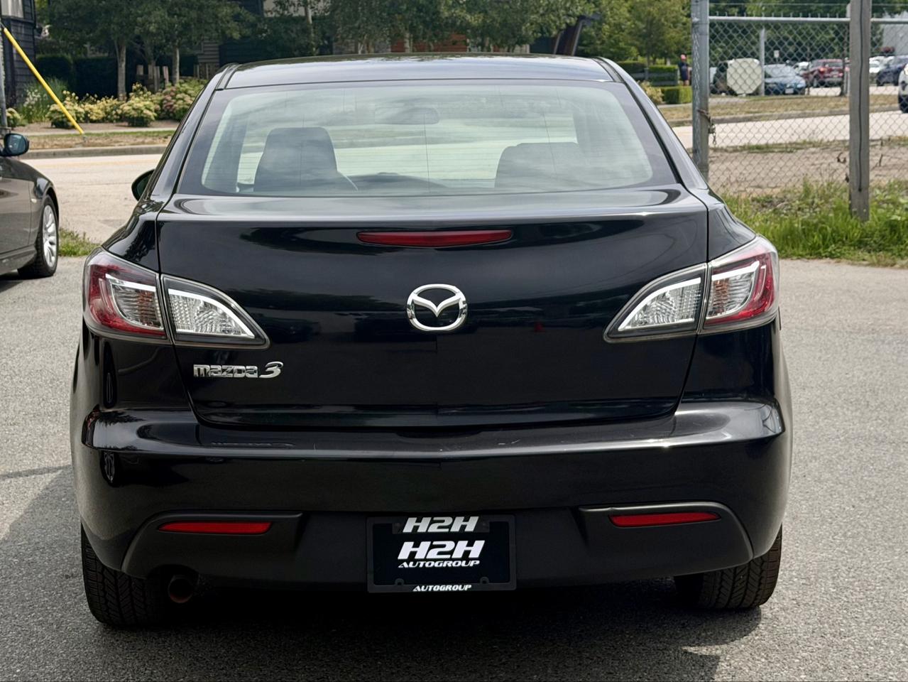 2011 Mazda MAZDA3 FINANCING AVAILABLE Photo6
