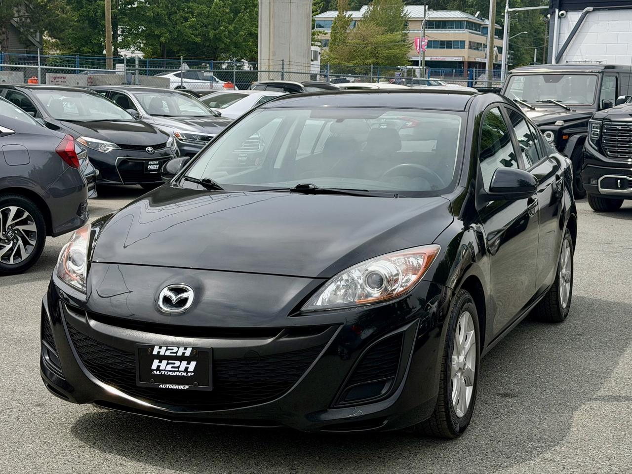 2011 Mazda MAZDA3 FINANCING AVAILABLE Photo1