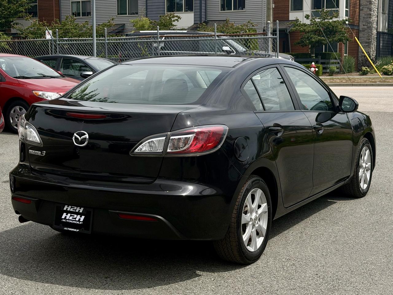 2011 Mazda MAZDA3 FINANCING AVAILABLE Photo5