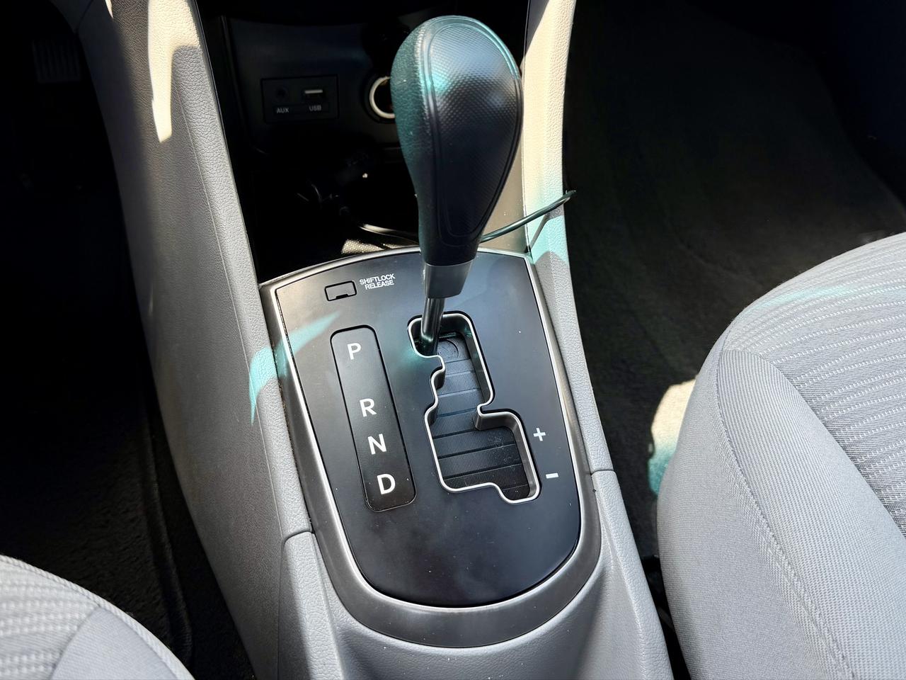 2016 Hyundai Accent FINANCING AVAILABLE Photo12