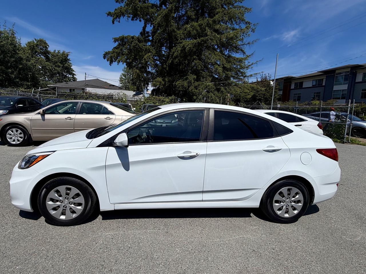2016 Hyundai Accent FINANCING AVAILABLE Photo8