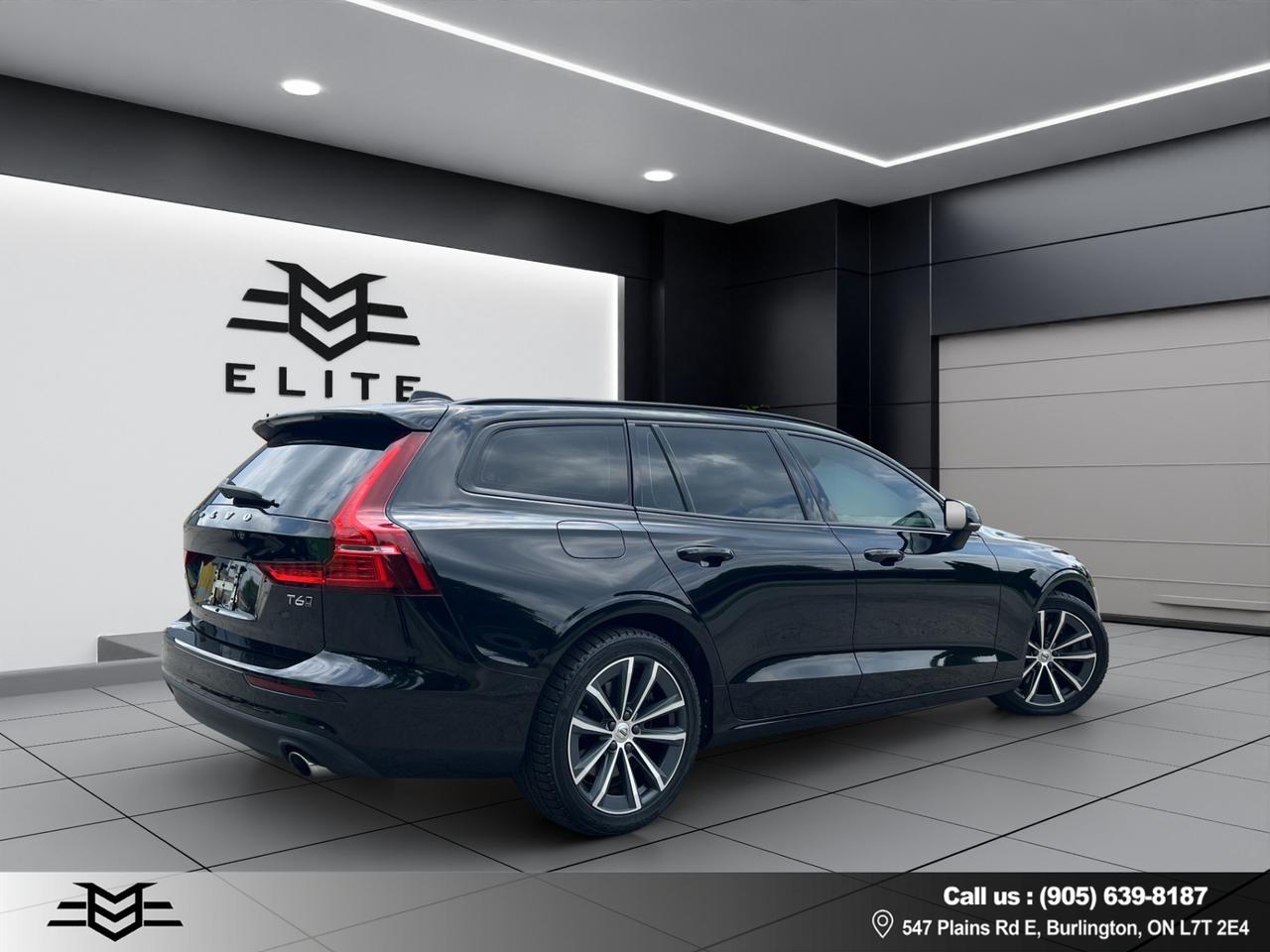 2022 Volvo V60 T6 AWD Momentum - Navigation - Leather !!! Photo