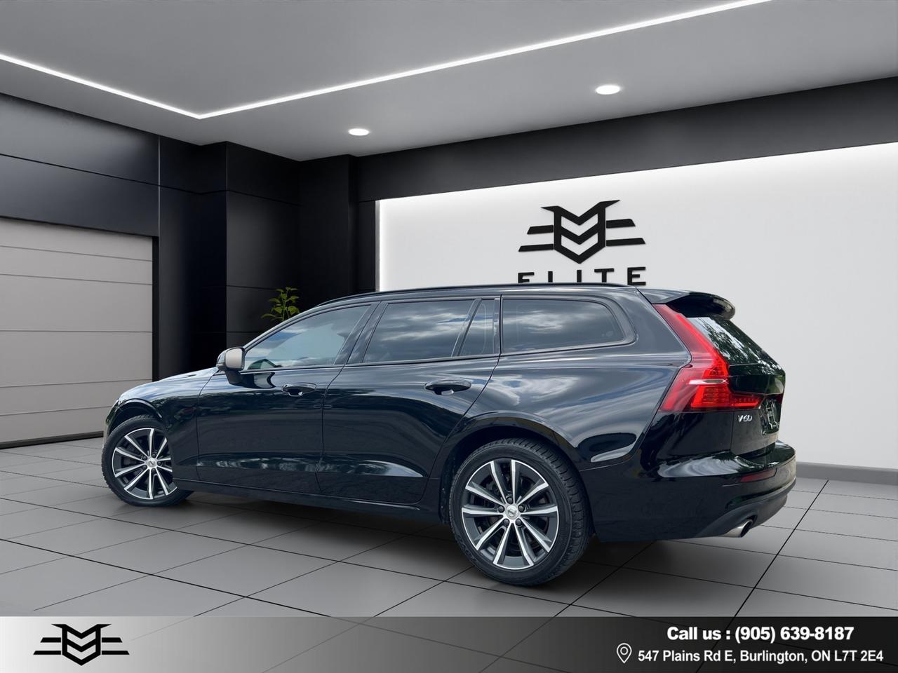 2022 Volvo V60 T6 AWD Momentum - Navigation - Leather !!! Photo
