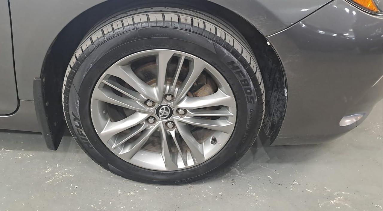 2017 Toyota Camry 4dr Sdn SE, 10 DEALER SERVICE RECORD Photo