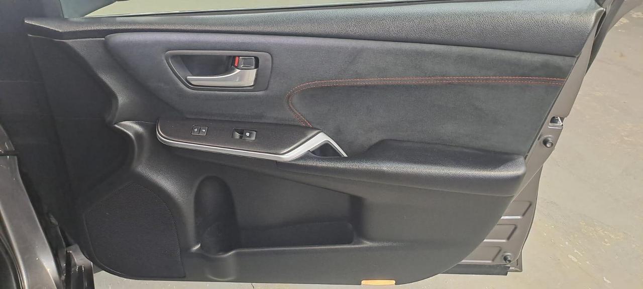 2017 Toyota Camry 4dr Sdn SE, 10 DEALER SERVICE RECORD Photo