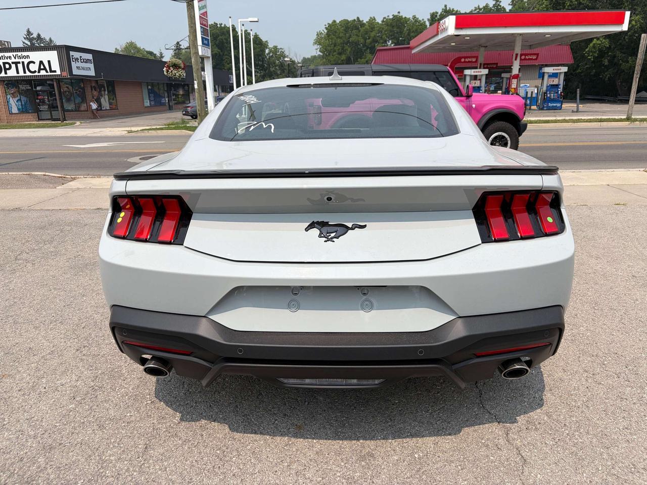 2026 Ford Mustang ECOBOOST PREMIUM Fastback 201A Photo4