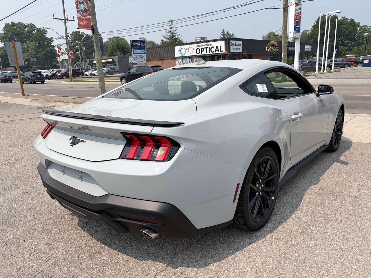 2026 Ford Mustang ECOBOOST PREMIUM Fastback 201A Photo3