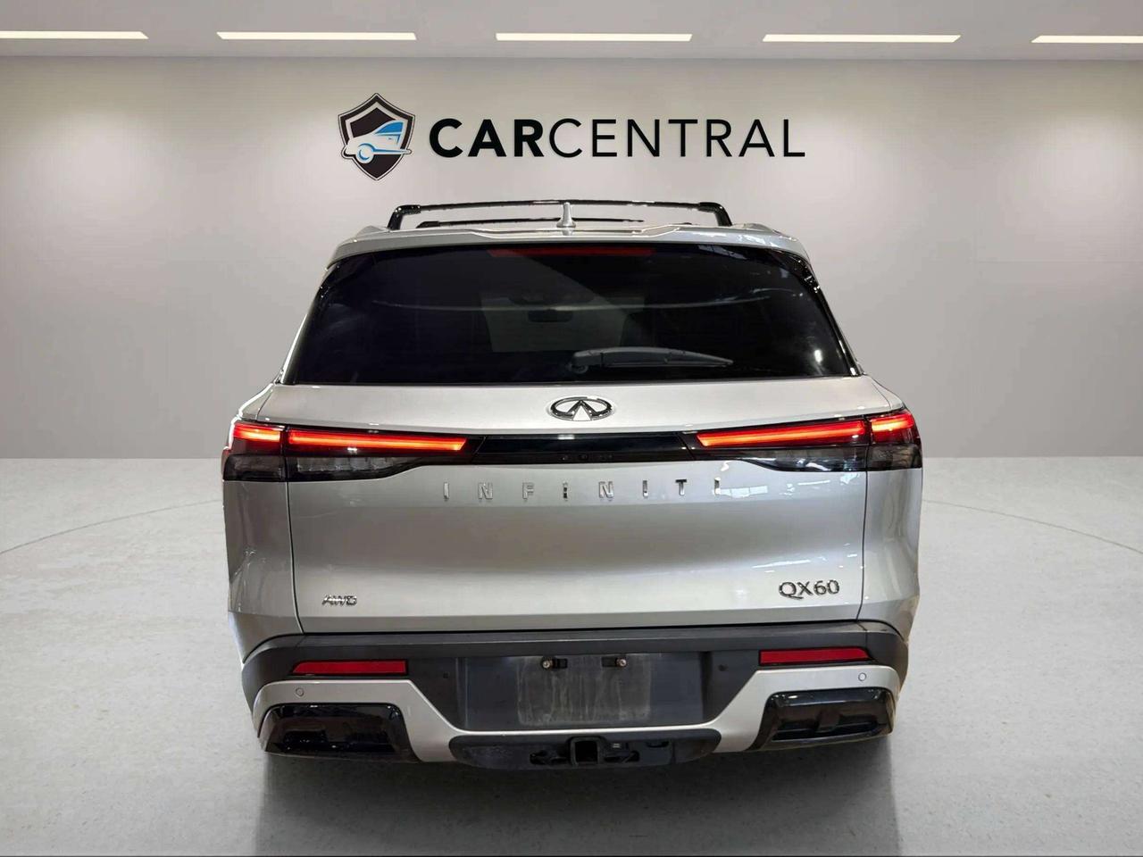 2023 Infiniti QX60 LUXE | CLEAN CARFAX | PANO | ADAP CRUISE | STARTER Photo